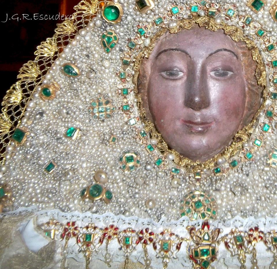 Son muchos los episodios históricos en los que aparece la Virgen de las Nieves