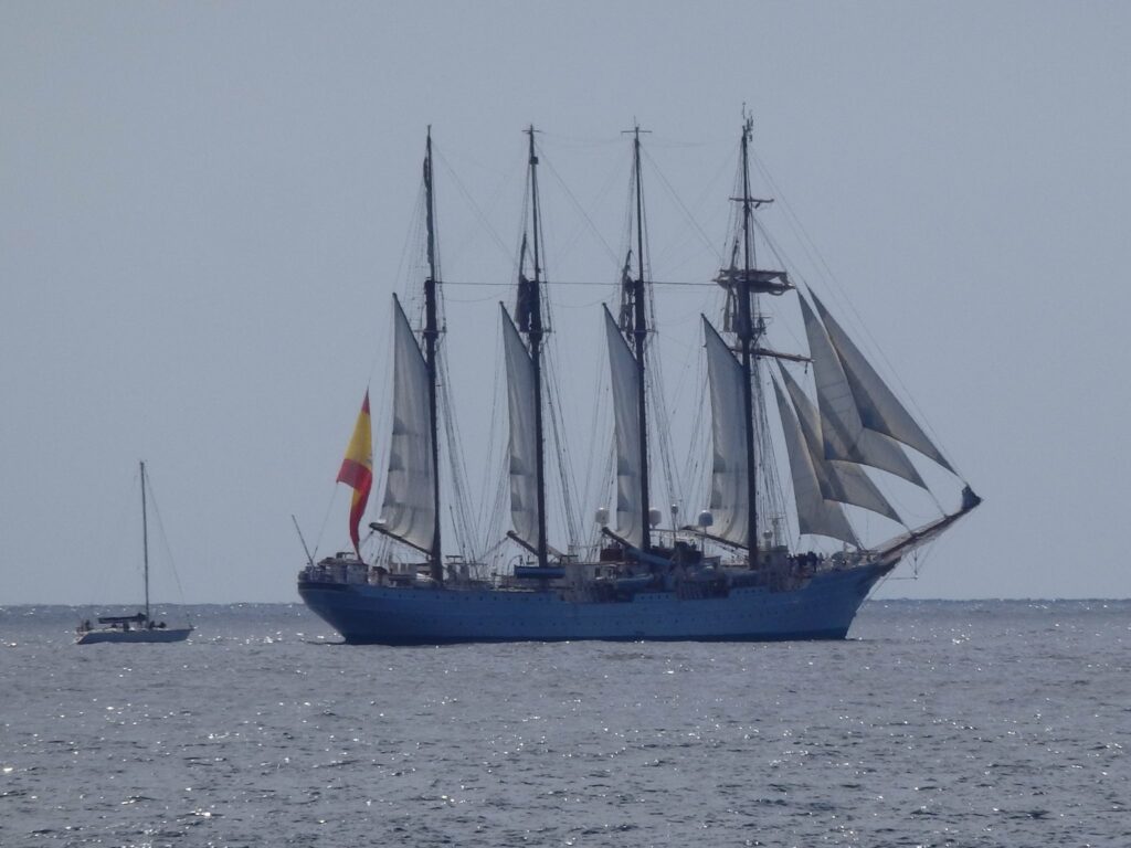 “Juan Sebastián de Elcano”, rumbo suroeste