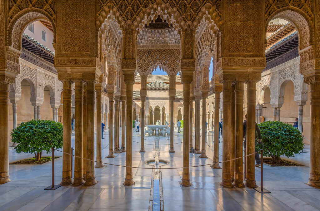 La Alhambra. Ciudad, fortaleza y palacio de Granada nazarí (y II)