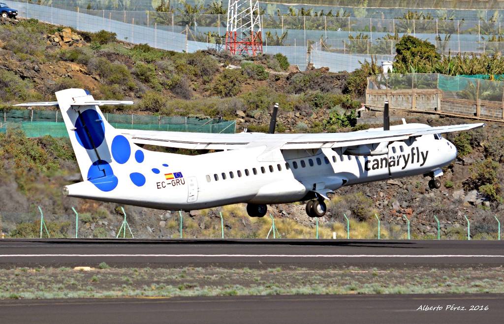 Canaryfly vende el avión EC-GRU transformado en carguero