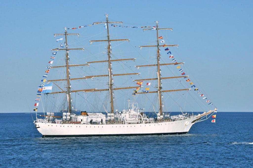 La fragata argentina “Libertad” llega a Santa Cruz de Tenerife