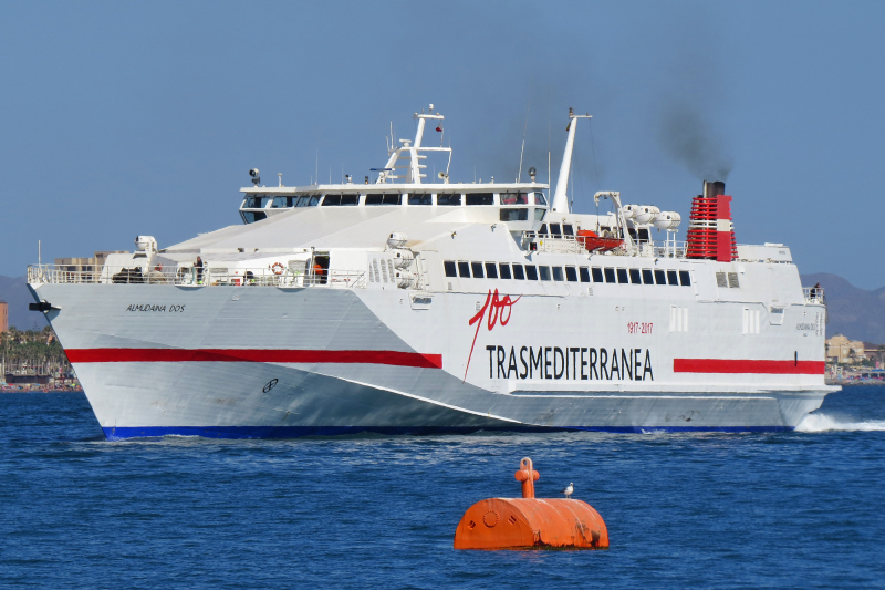 Trasmediterránea amplía hasta octubre la línea Gandía-Ibiza