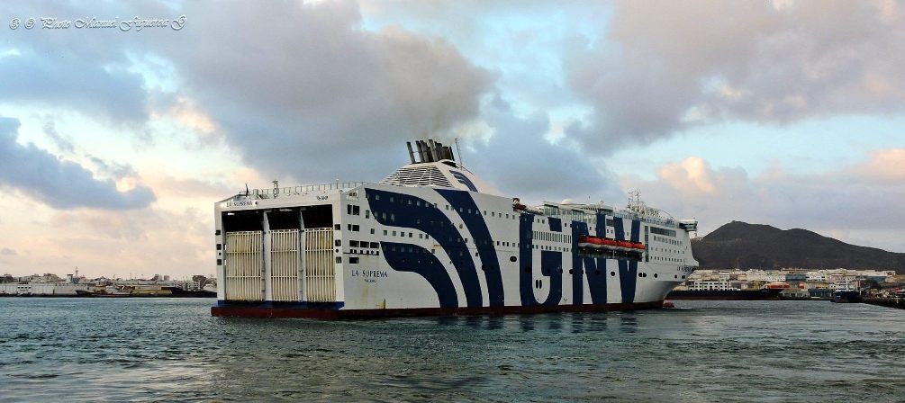 El ferry italiano “La Suprema”, camino de Puerto Rico