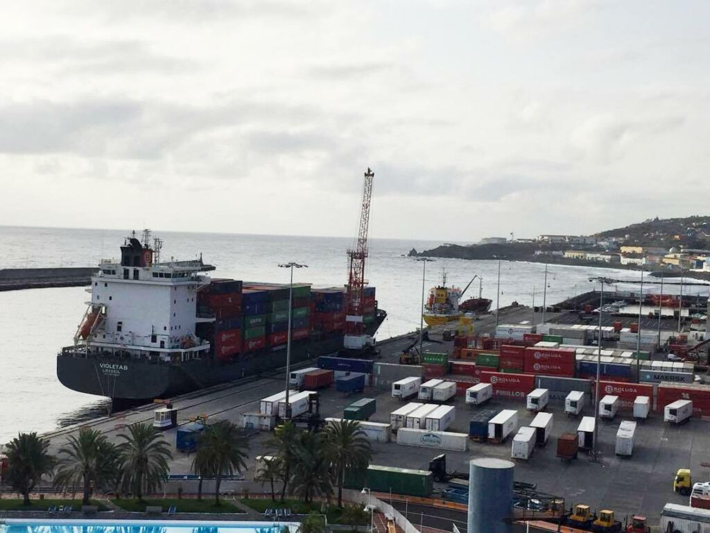 Boluda compra las terminales de Capsa en Tenerife y La Palma