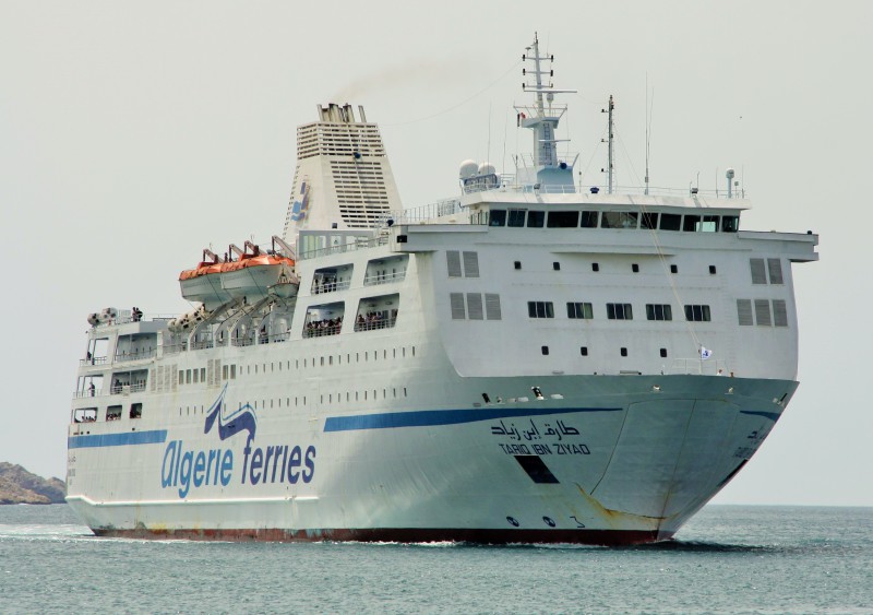 Emergencia en Alcudia tras un incendio en un ferry argelino