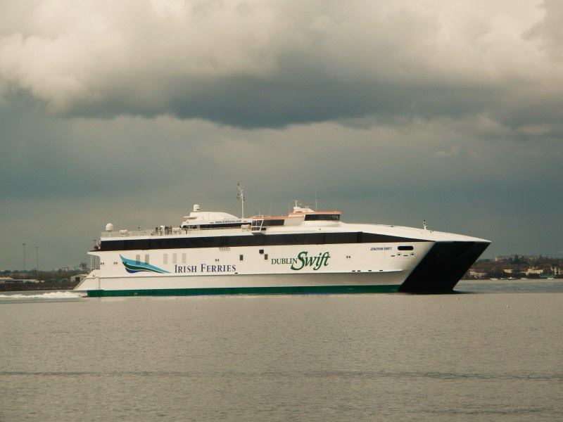 Irish Ferries vende el catamarán “Jonathan Swift” a Balearia