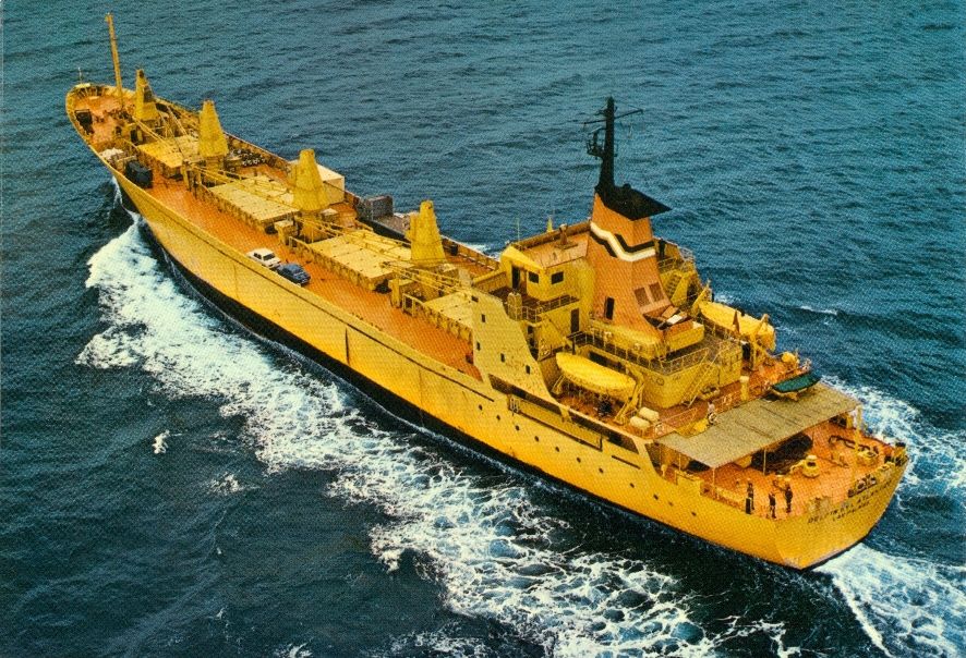 En su época, en unión de su gemelo "Delfín del Mediterráneo", fue un buque excelente