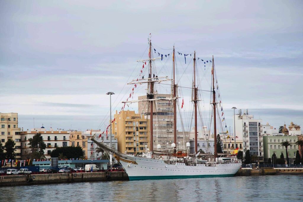 El buque-escuela “Juan Sebastián Elcano” inicia su 90º crucero de instrucción
