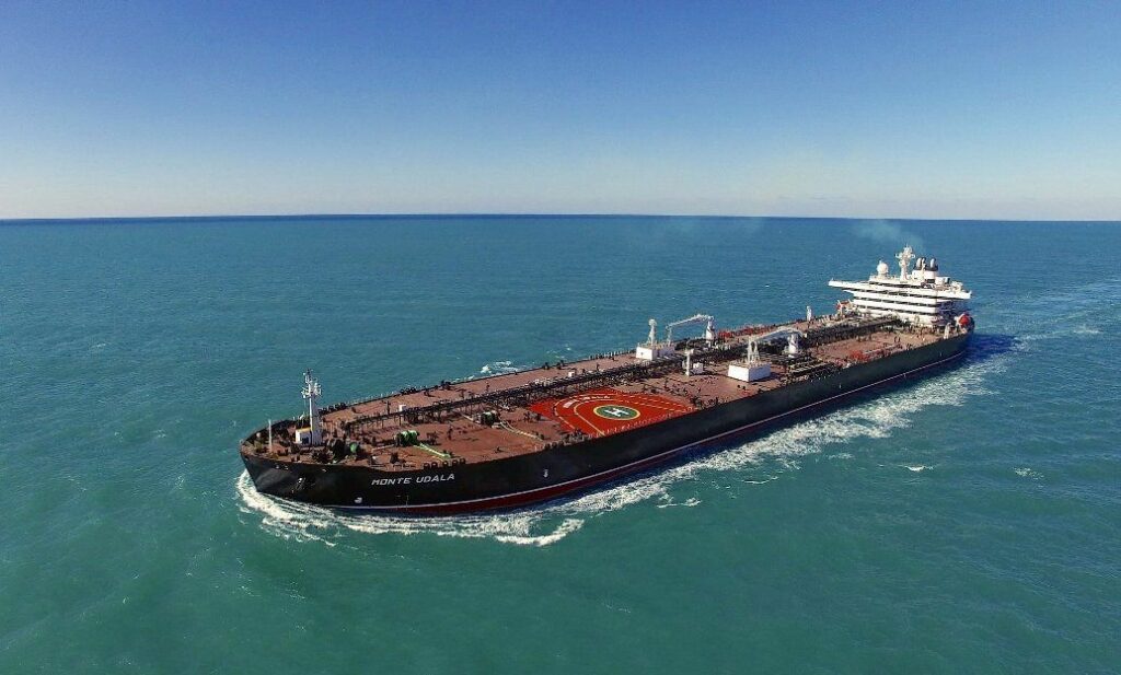 Con tres meses de retraso y un contrato «a pérdidas»