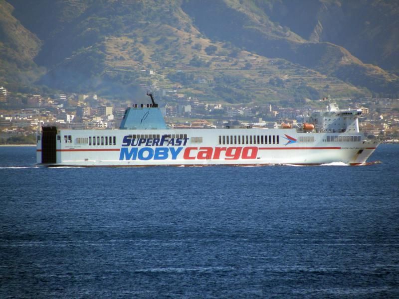 El buque “Superfast Baleares” enarbola bandera española