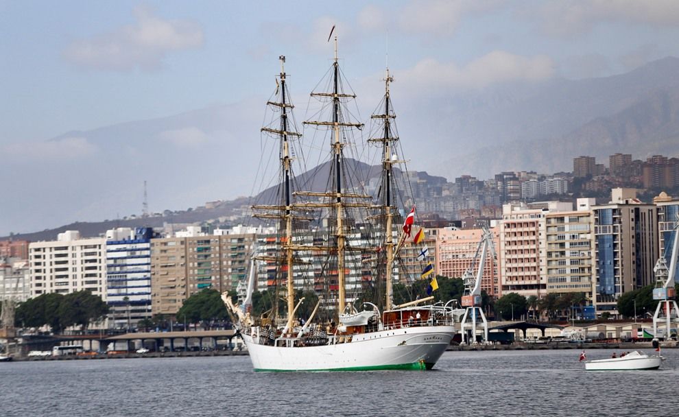 La fragata “Danmark” llega a Santa Cruz de Tenerife