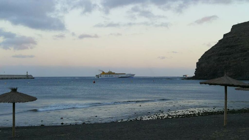 “Benchijigua Express”, casi 36 horas entre Ferrol y La Gomera