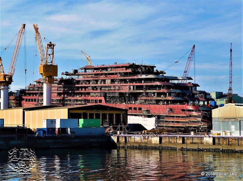 Barreras prepara la botadura del “cruise yatch” de Ritz-Carlton