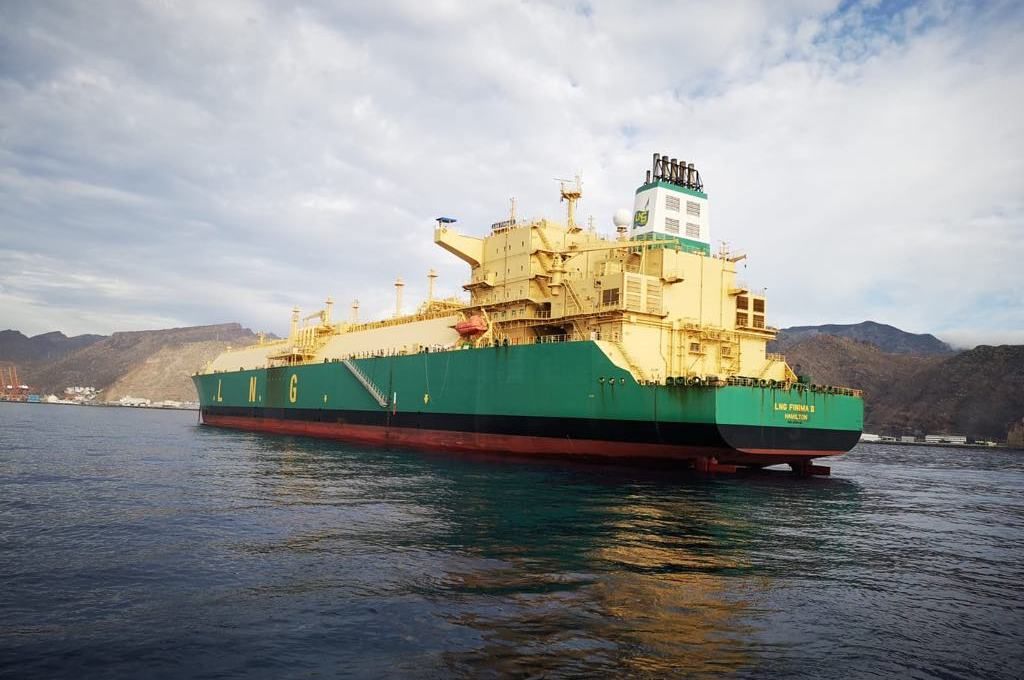 Ejercicio de arriado de botes en el fondeadero de Tenerife