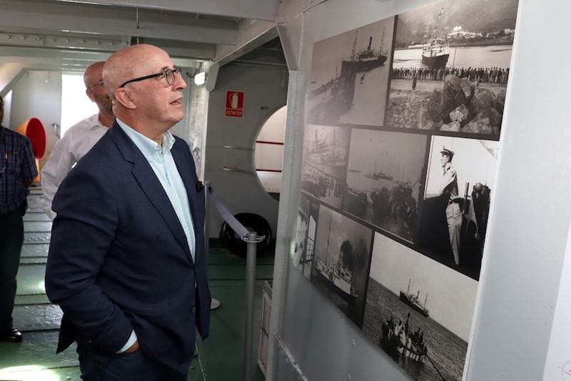 Pedro Suárez visita el histórico correíllo “La Palma”