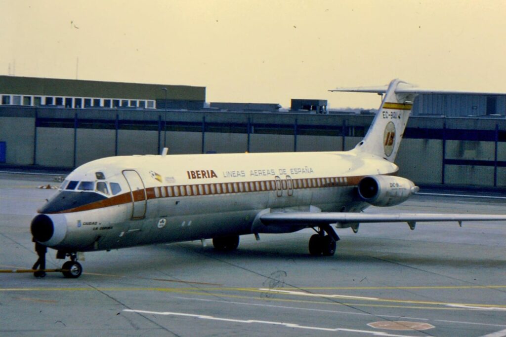 Un avión Douglas DC-9 de Iberia llamado “Ciudad de La Coruña”