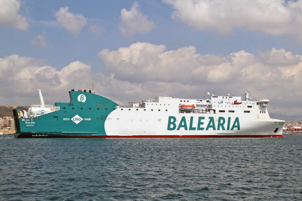 Estreno del buque “Marie Curie” en el puerto de Palma