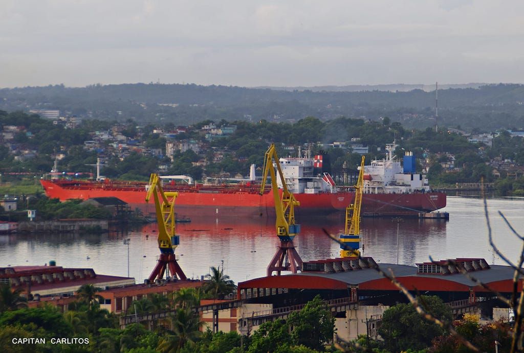 La flota mercante de Cuba abandera el petrolero “Esperanza”