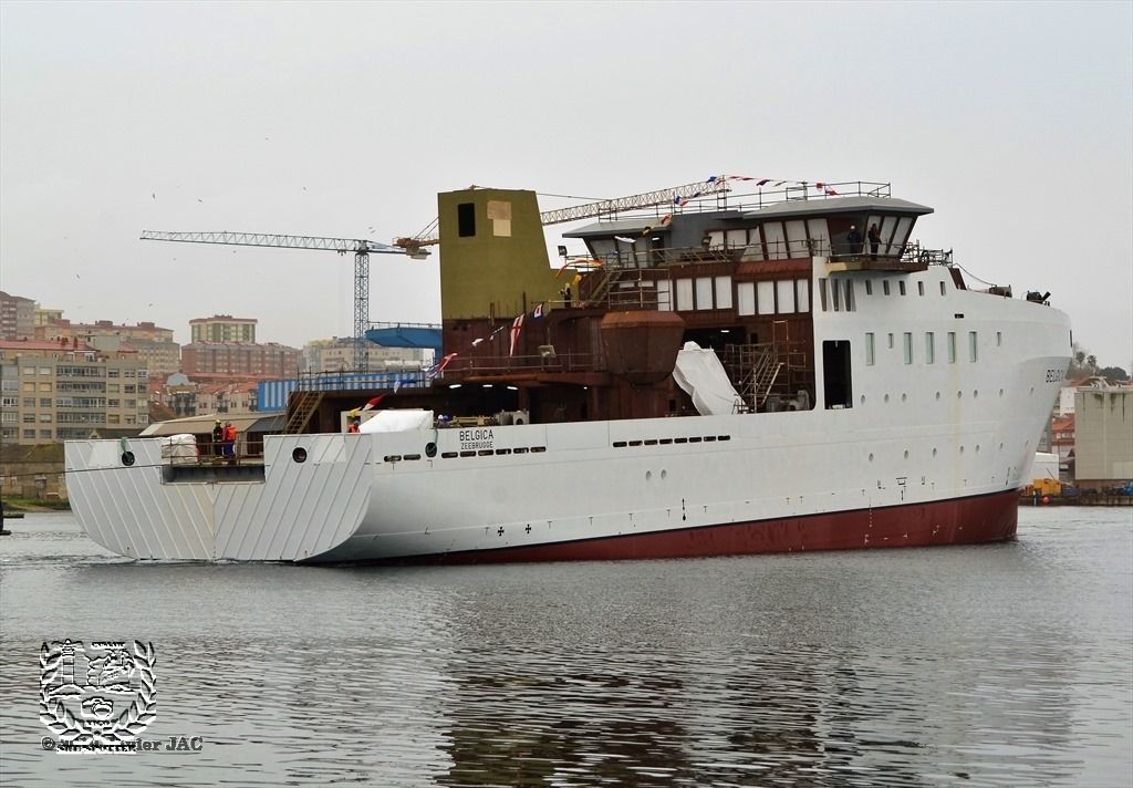 Freire pone a flote el buque oceanográfico “Bélgica II”