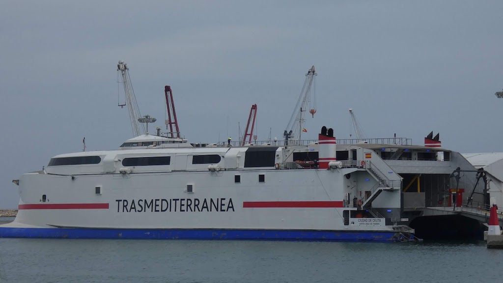 La línea Algeciras-Ceuta, exclusiva para residentes