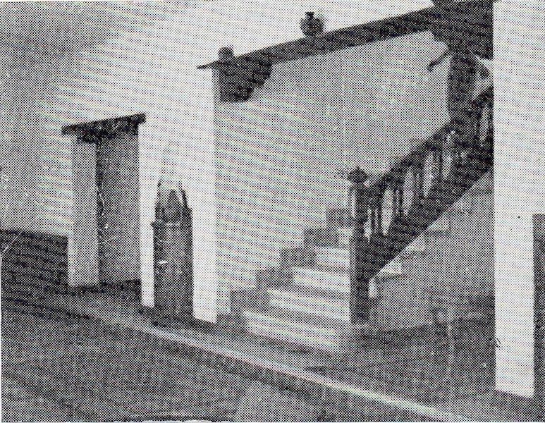 Escalera de acceso a la primera planta 