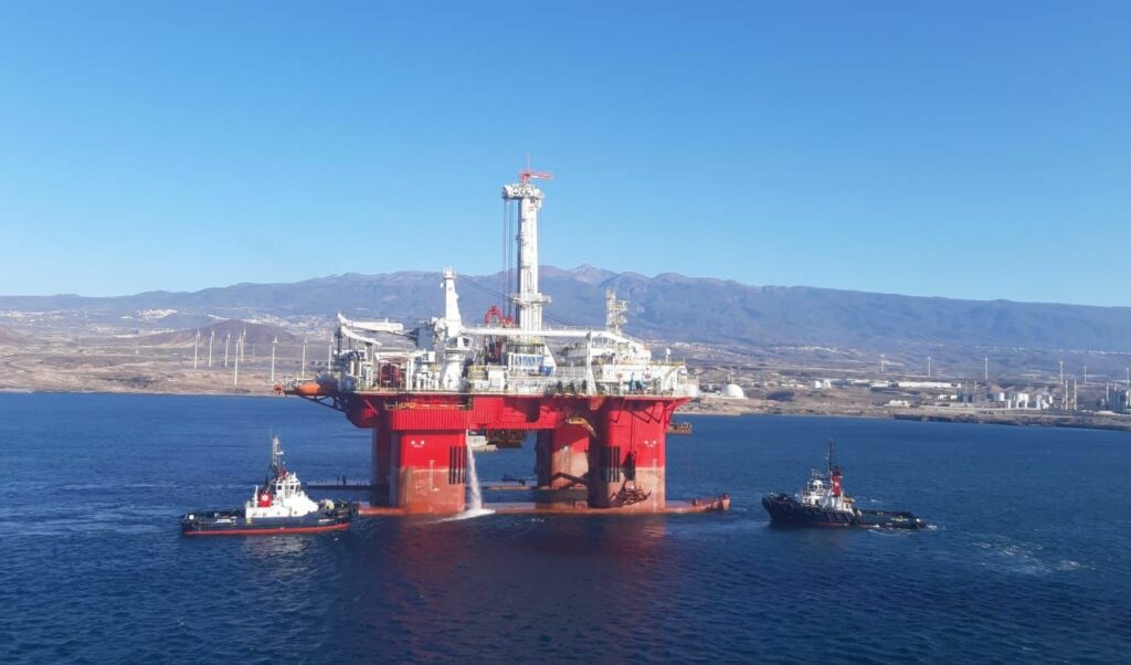 La novísima plataforma “Q7000” atraca en el puerto de Granadilla