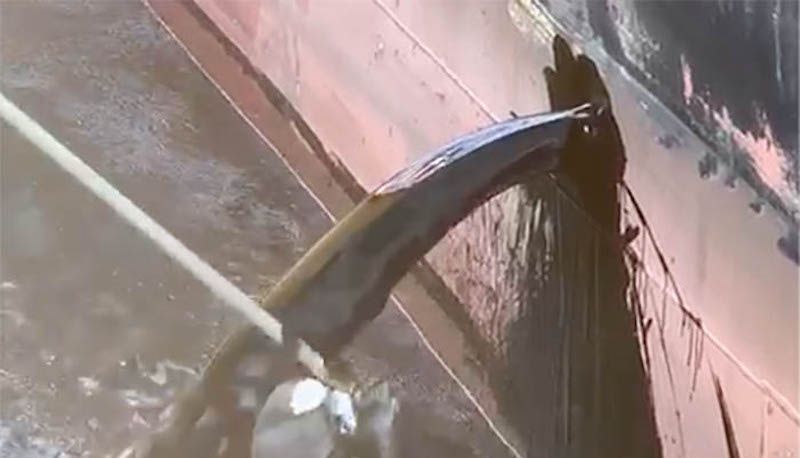 Fianza de 84.000 euros por un vertido en el puerto de Algeciras