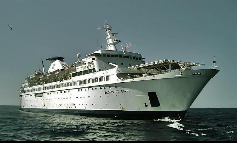 Desguace del flotel “Enchanted Capri”, ex “Azerbaydzhan”