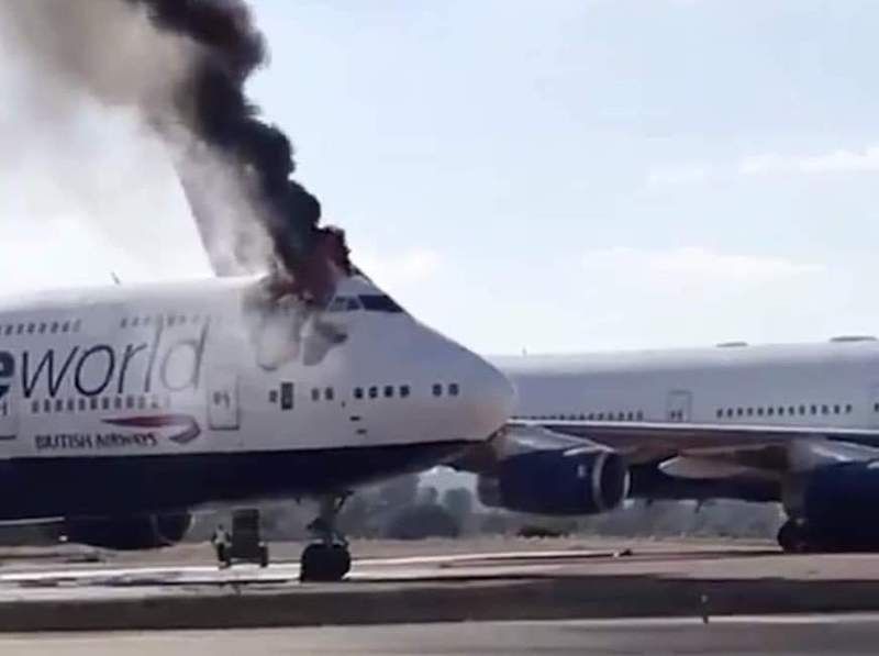 Un incendio afecta al desguace de un Jumbo en Castellón