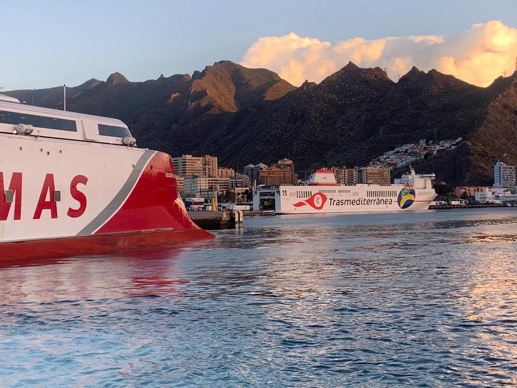 “Villa de Tazacorte”, primera escala en Santa Cruz de Tenerife