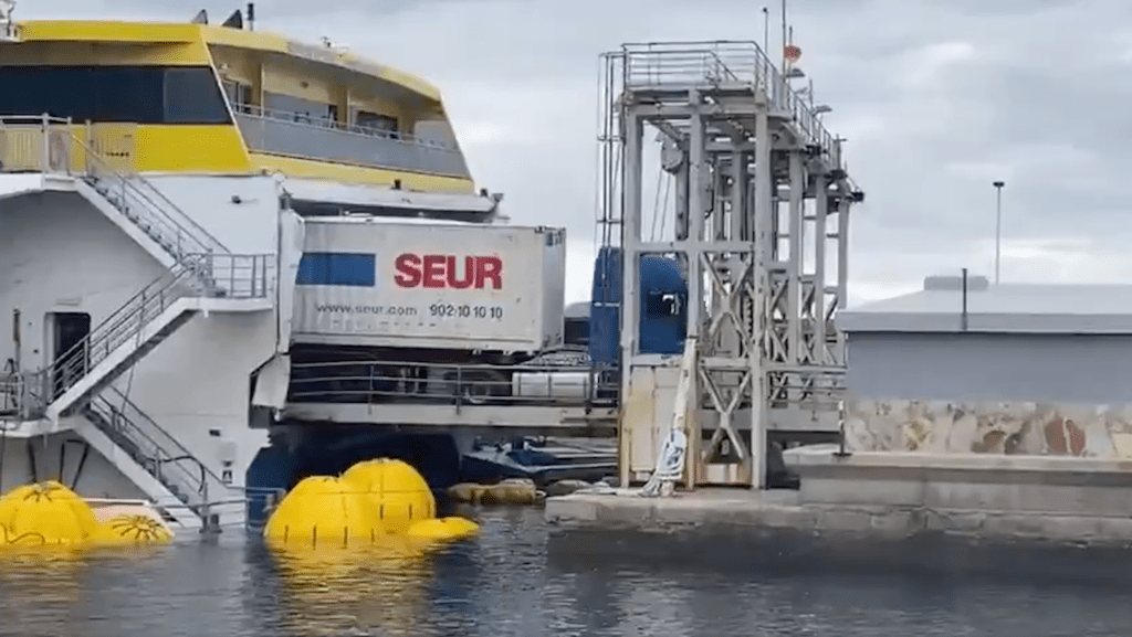 Liberadas 240 toneladas de carga del HSC “Bentago Express”