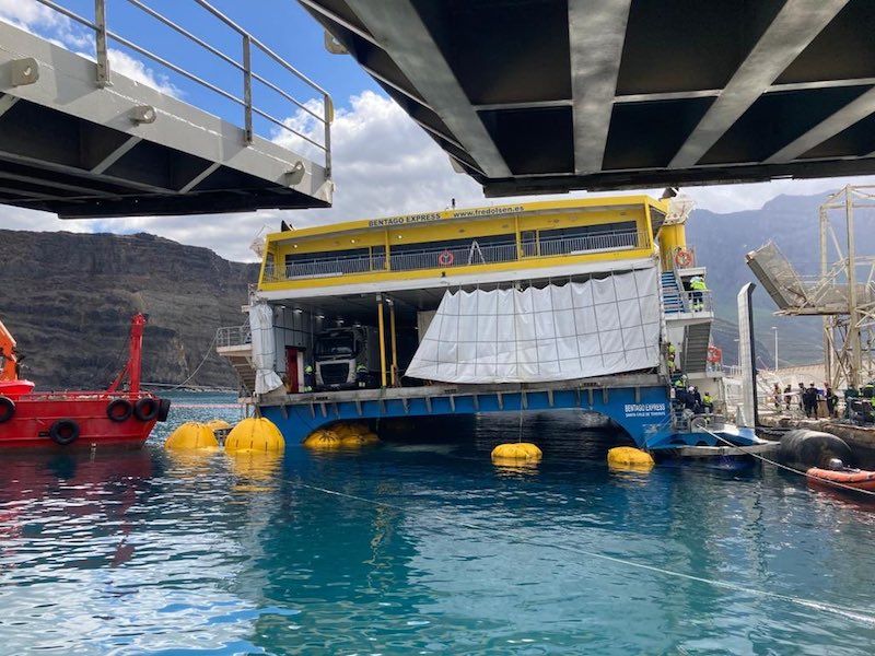 Diez horas de remolque hasta el puerto de Las Palmas