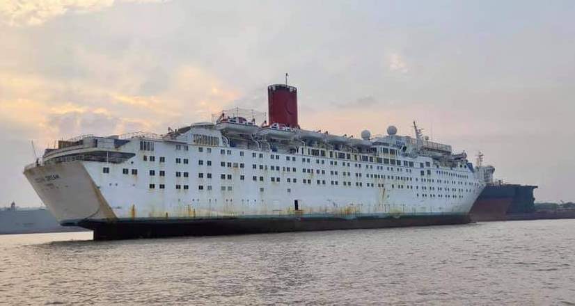 Desguace del buque “Tropicale”, un icono de Carnival Cruise Line
