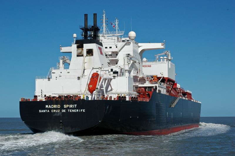 El metanero “Madrid Spirit”, atacado en el golfo de Guinea