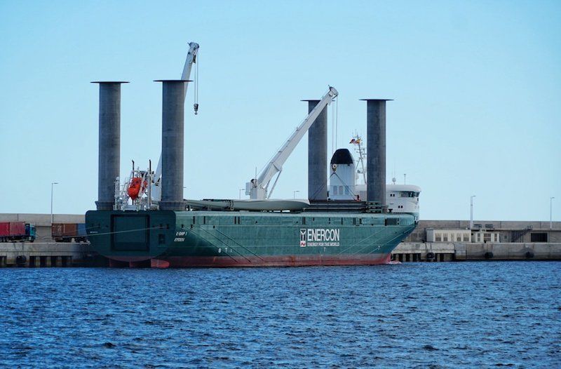 El buque de rotores “E-Ship 1”, por primera vez en Granadilla