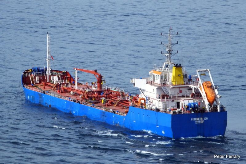 “Gibunker 100” y “Paxoi”, camino del puerto de Las Palmas