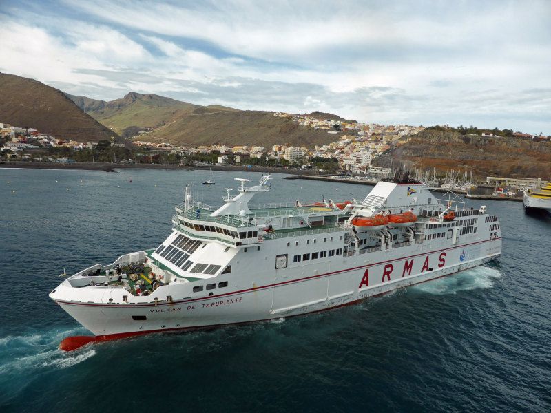 Nuevas normas de embarque de alumnos en Naviera Armas