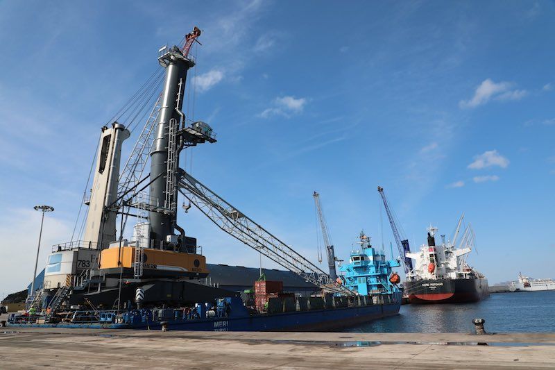 Ership incorpora una segunda grúa Liebherr 600 en Cartagena