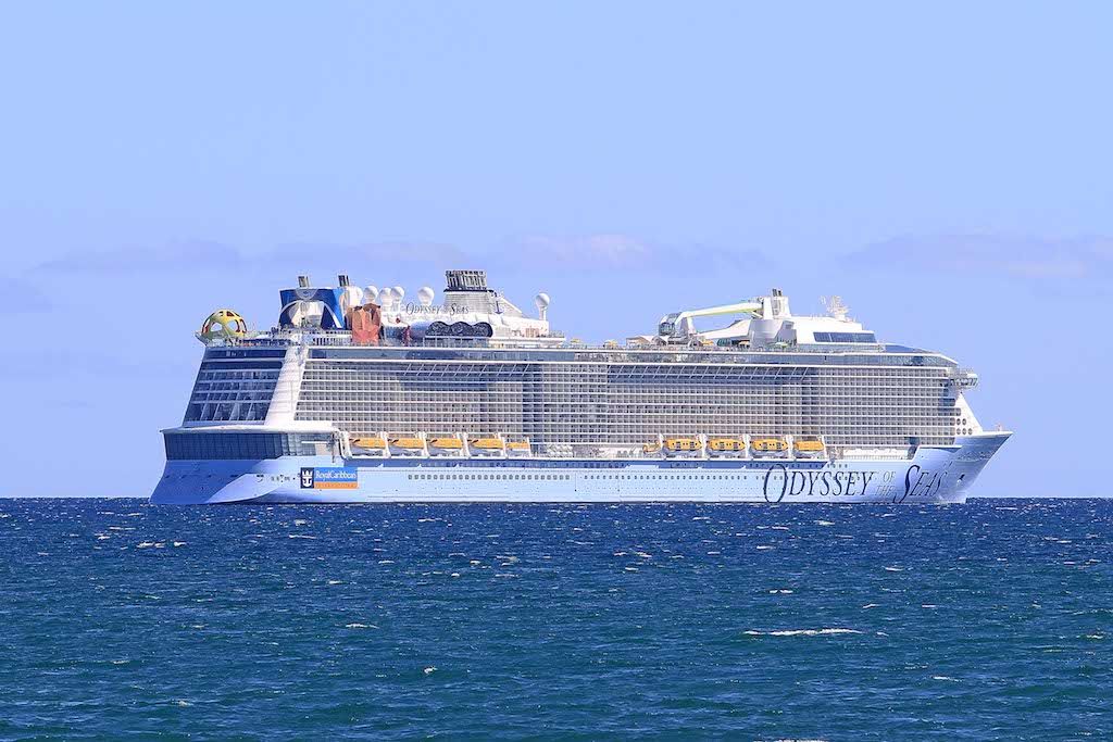 Cinco tripulantes positivos en covid-19 desembarcan en Palma