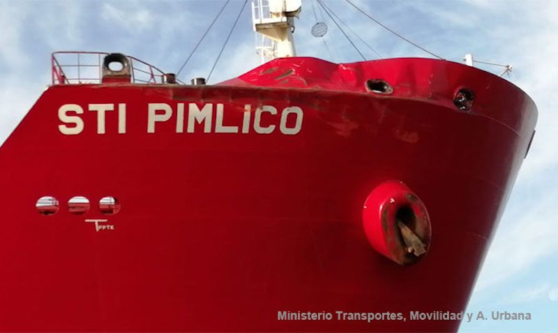 Daños en la amura y ancla de estribor del petrolero "STO Pimlico"