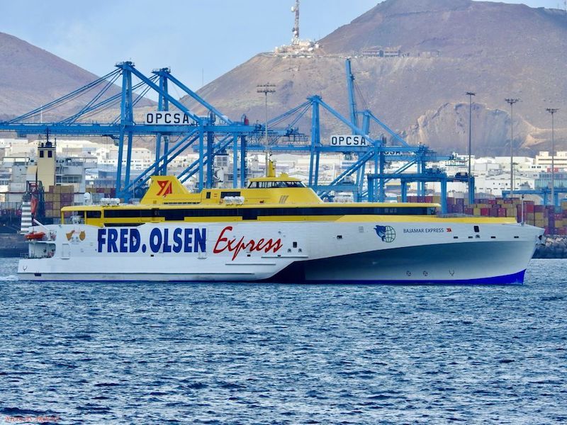 “Bajamar Express”, a flote tras su primera varada