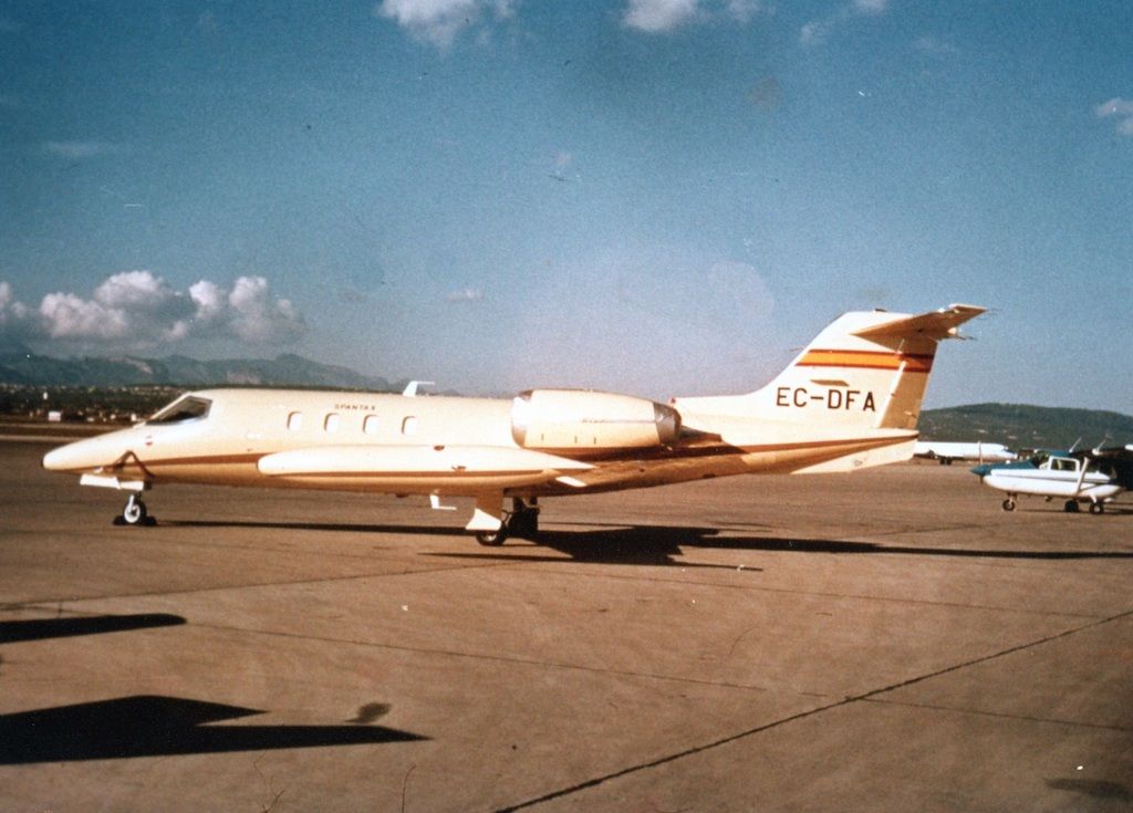 El corto recorrido del avión ejecutivo Learjet 35 de Spantax