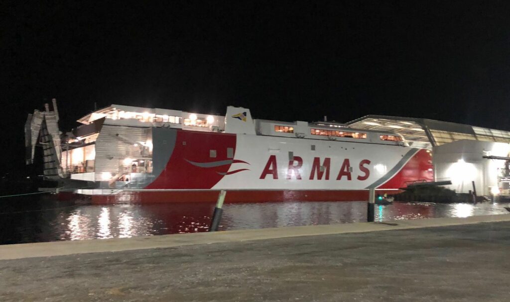 Naviera Armas pone a flote el catamarán “Volcán de Taidía”
