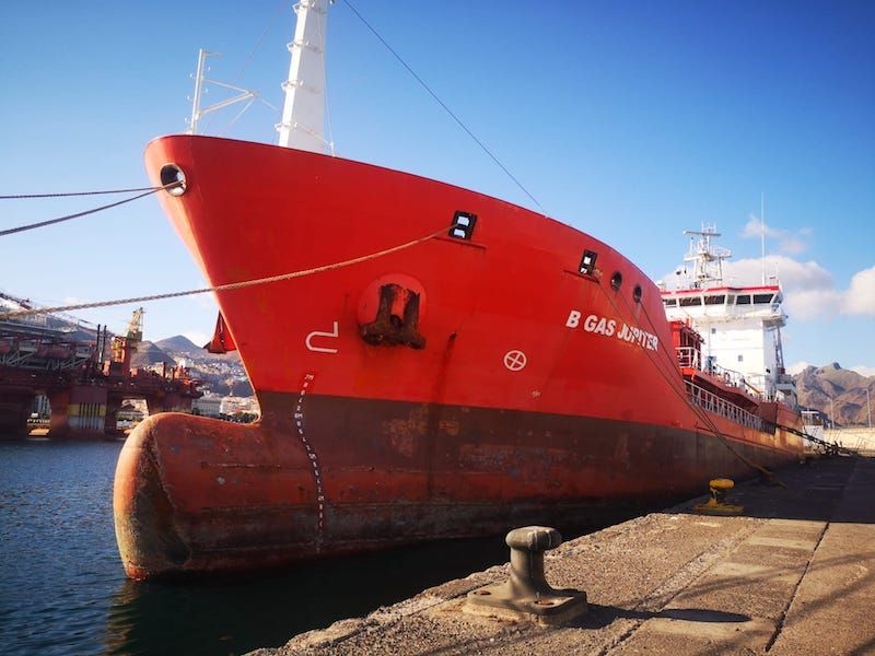 El buque gasero “Maddy” cambia de nombre en Tenerife
