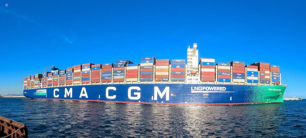 Primera escala del buque “CMA CGM Louvre” en Algeciras