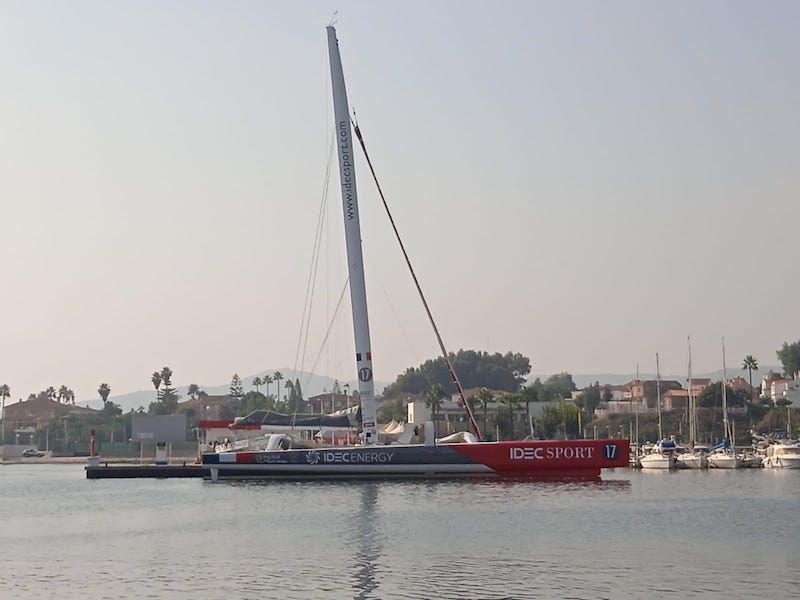 Llega a Algeciras el maxitrimarán “IDEC Sport”