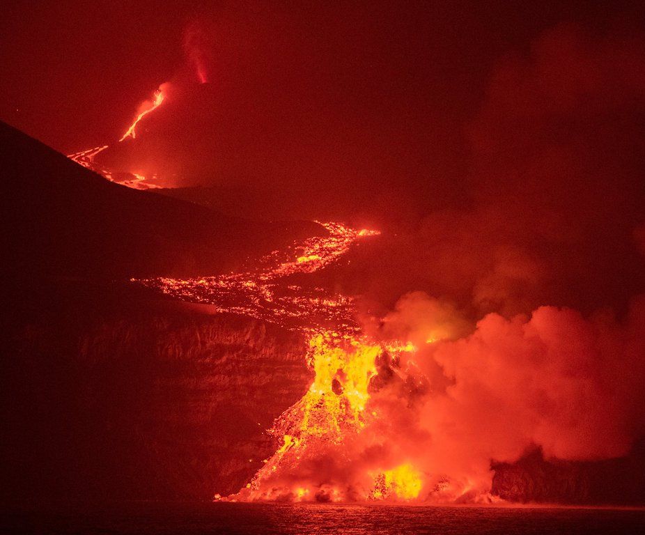 No se descarta una sismicidad más fuerte y nuevas bocas