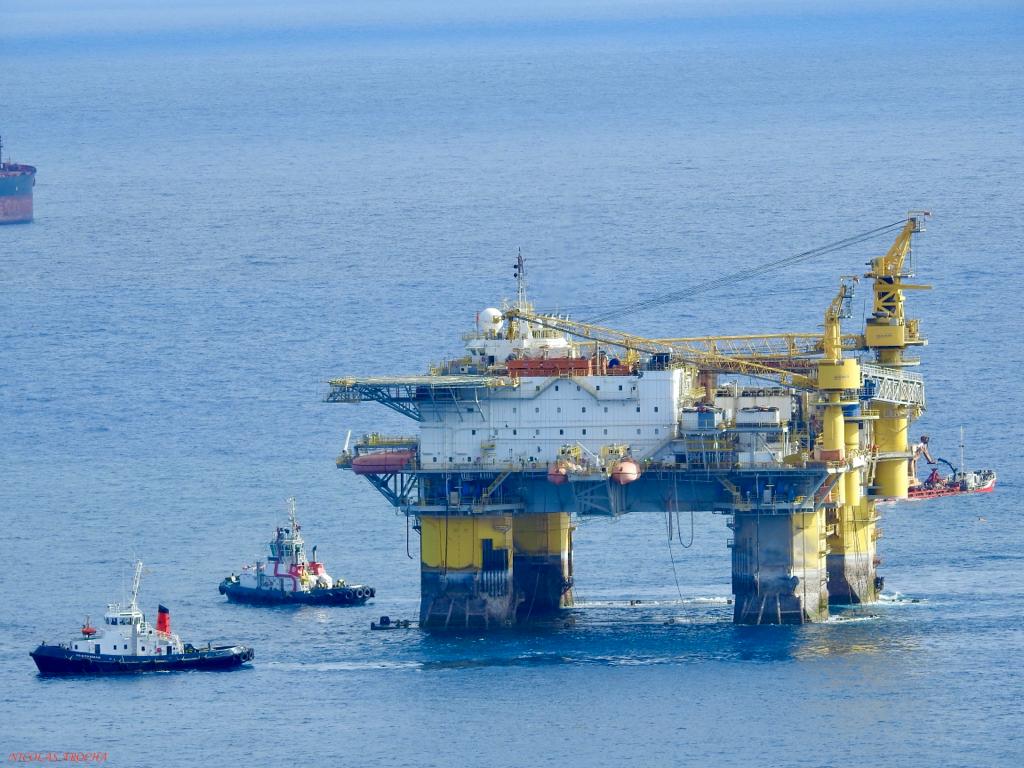 Plataforma y remolque se acercan de nuevo a Gran Canaria