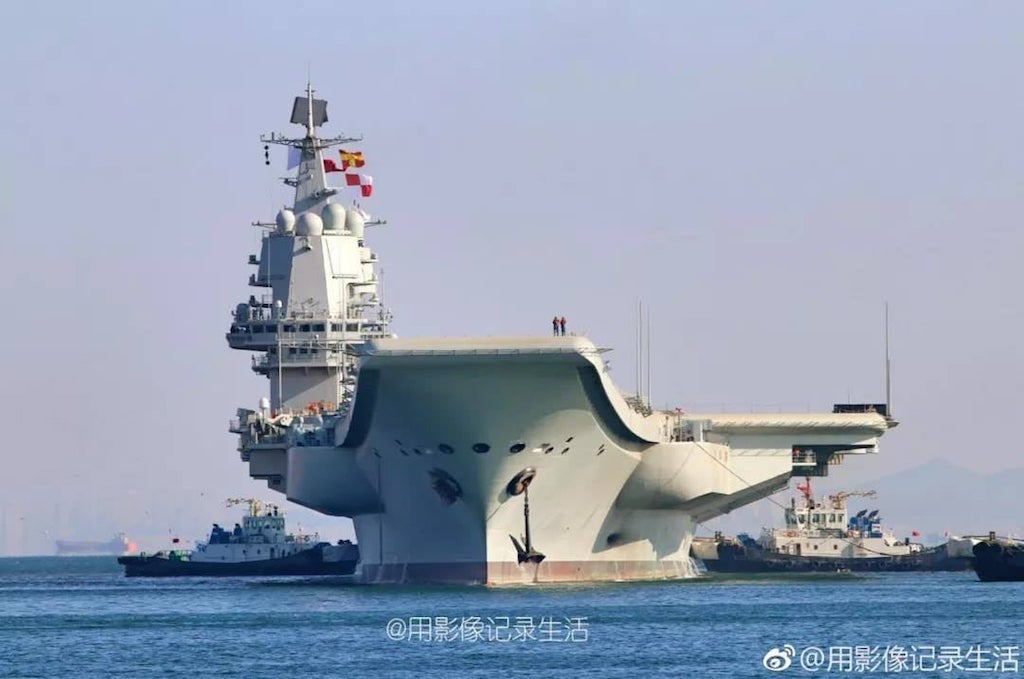 China tantea intereses navales en Guinea y Mauritania
