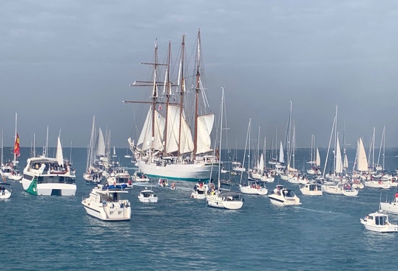 Cádiz despide el buque-escuela “Juan Sebastián de Elcano”